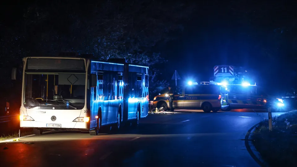 В Німеччині жінка з ножем атакувала пасажирів автобуса: шестеро постраждалих