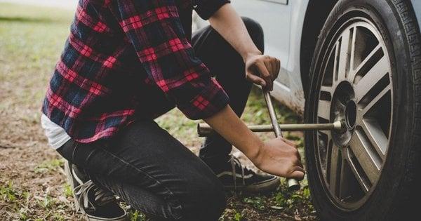 Як самостійно замінити автомобільне колесо: детальна інструкція