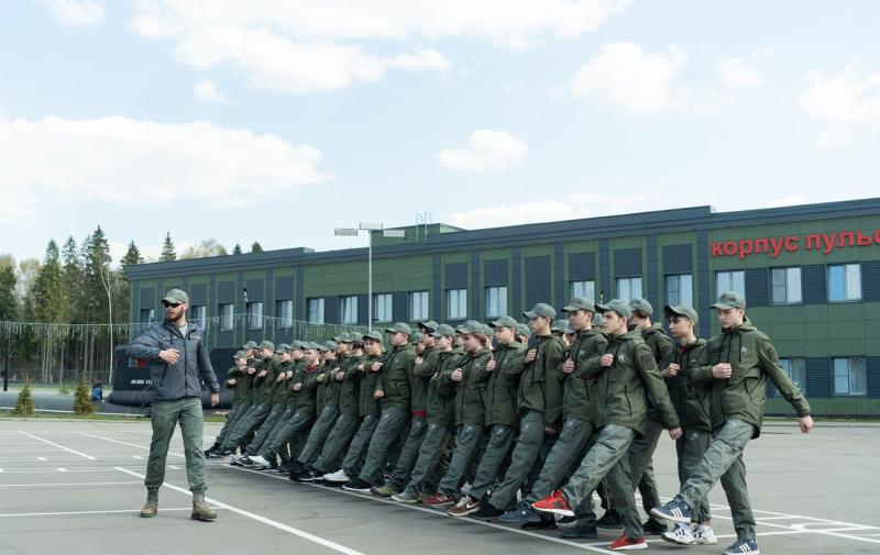 ЦНС повідомляє про мілітаризацію дітей в окупованих регіонах України з боку РФ.