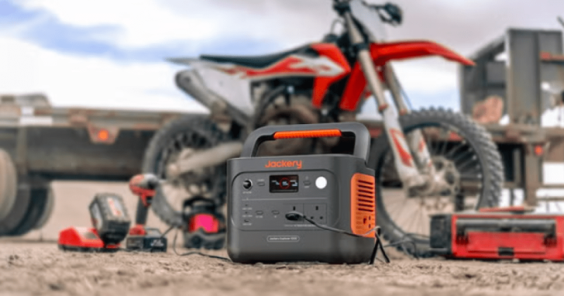 Огляд портативних станцій Jackery Explorer E1000 v2 та 240 v2