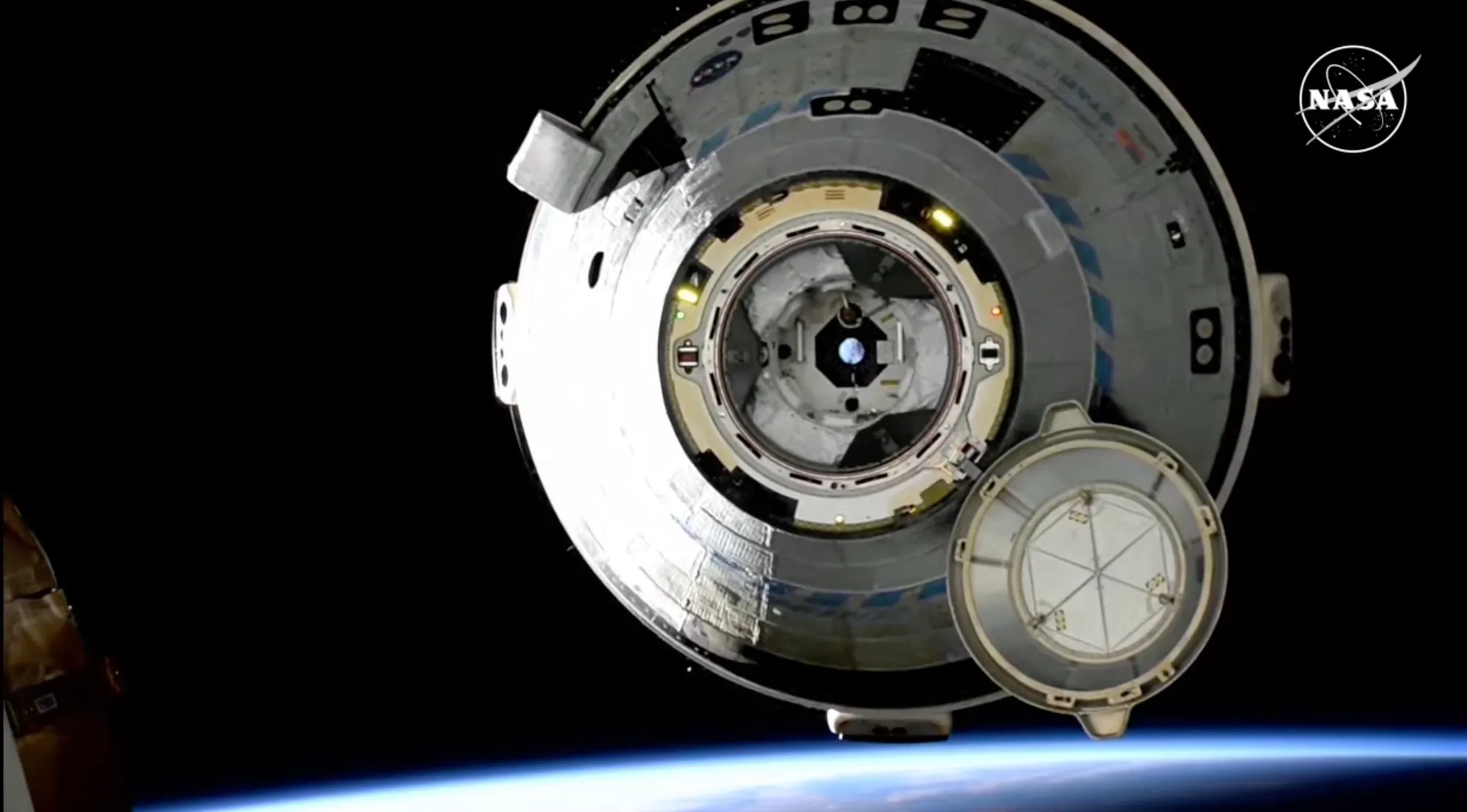 NASA знову відтерміновує свій перший комерційний рейс Starliner.