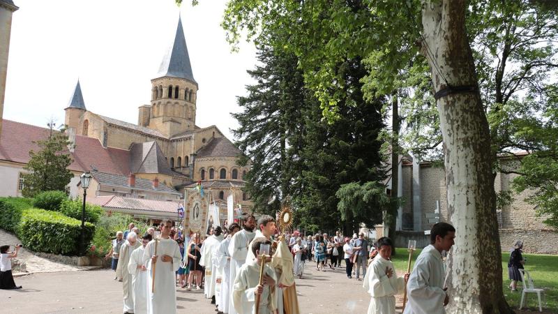 Настоятель святині в Паре-ле-Моньяль: у Серці Ісуса люди знаходять розраду - Vatican News