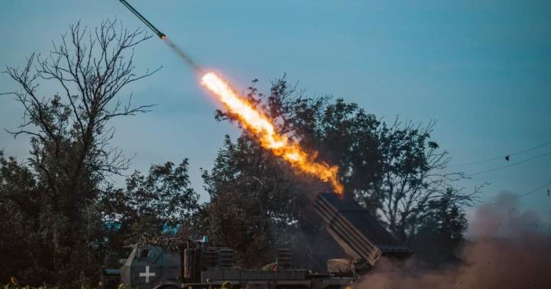 Які суми фінансової підтримки отримують родини загиблих військовослужбовців в Україні?