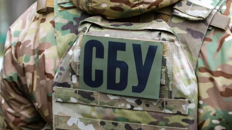 Служба безпеки України оголосила підозру російському військовослужбовцю у зв'язку з вивезенням 15 дітей з Миколаївської області.